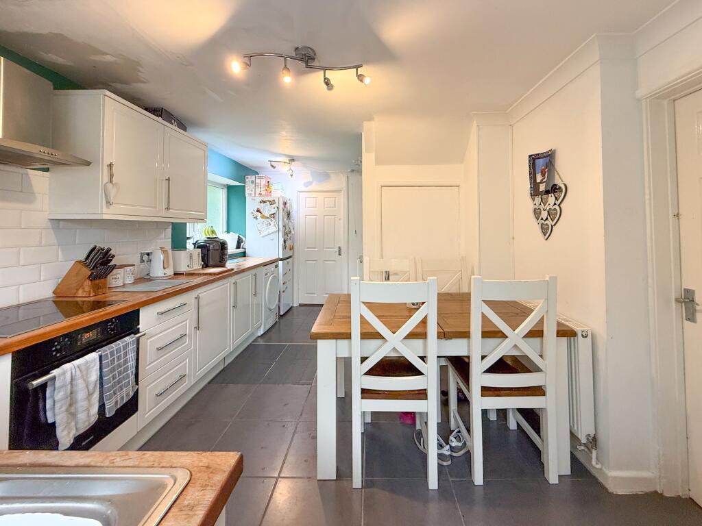House in Pontllanfraith, Caerphilly - View 2