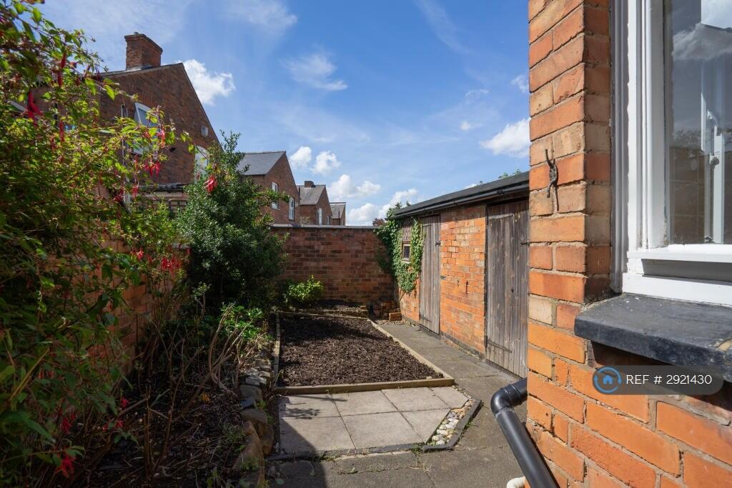 1 bedroom house share for rent