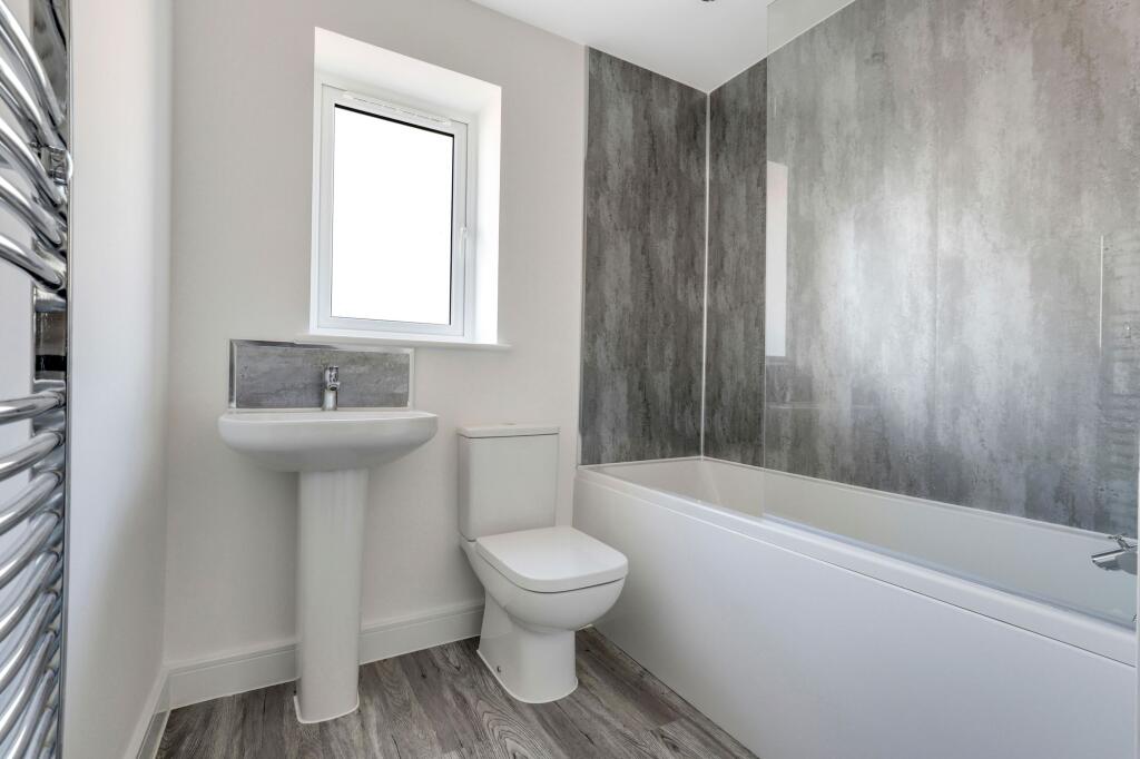 House in Ashfield, Beardall Fields, Hucknall - View 4