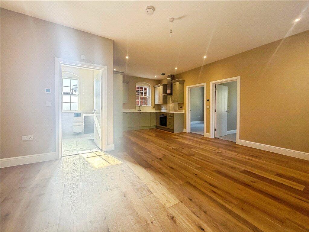 Apartment in Southampton - View 5