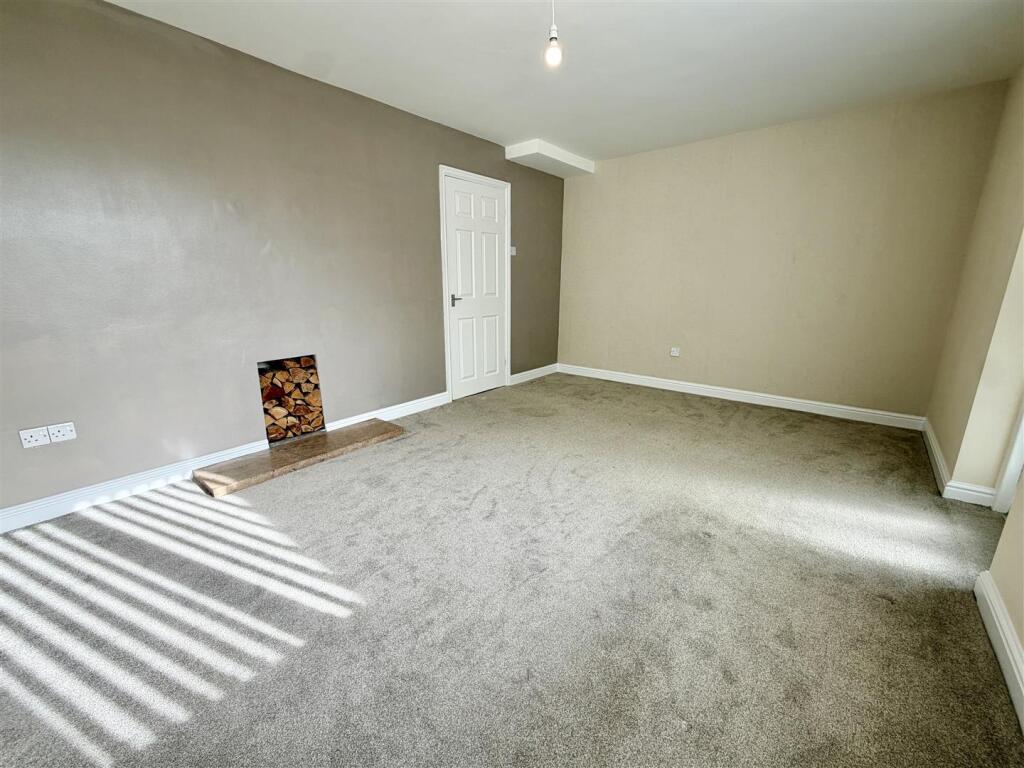 House in Leeds, Allerton Bywater - View 4