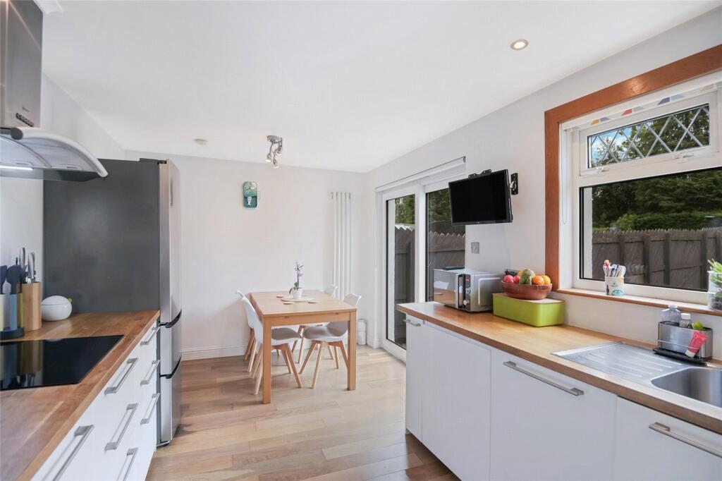 House in Glasgow, Stonedyke, East Dunbartonshire - More