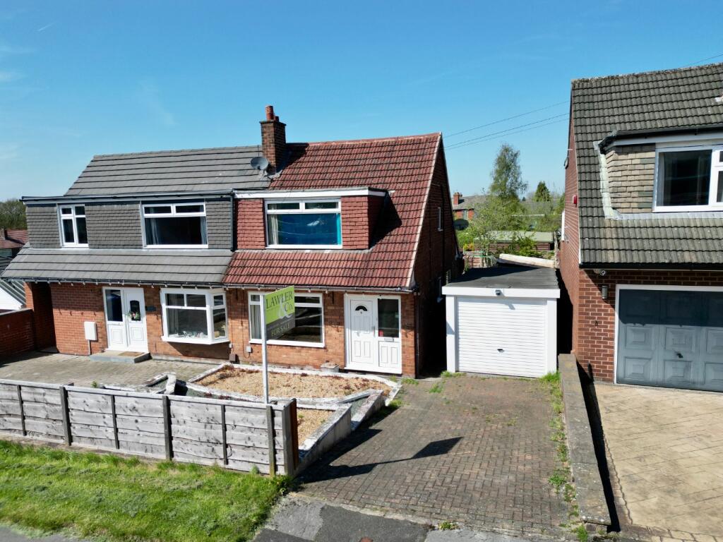 3-bed semi-detached on Wych Fold, Hyde, Greater Manchester, SK14 5ED, £250,000