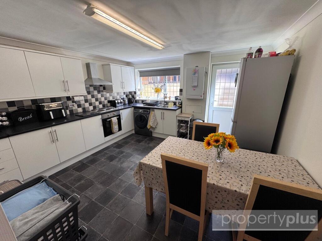 House in Rhondda Cynon Taff, Cymmer - View 2