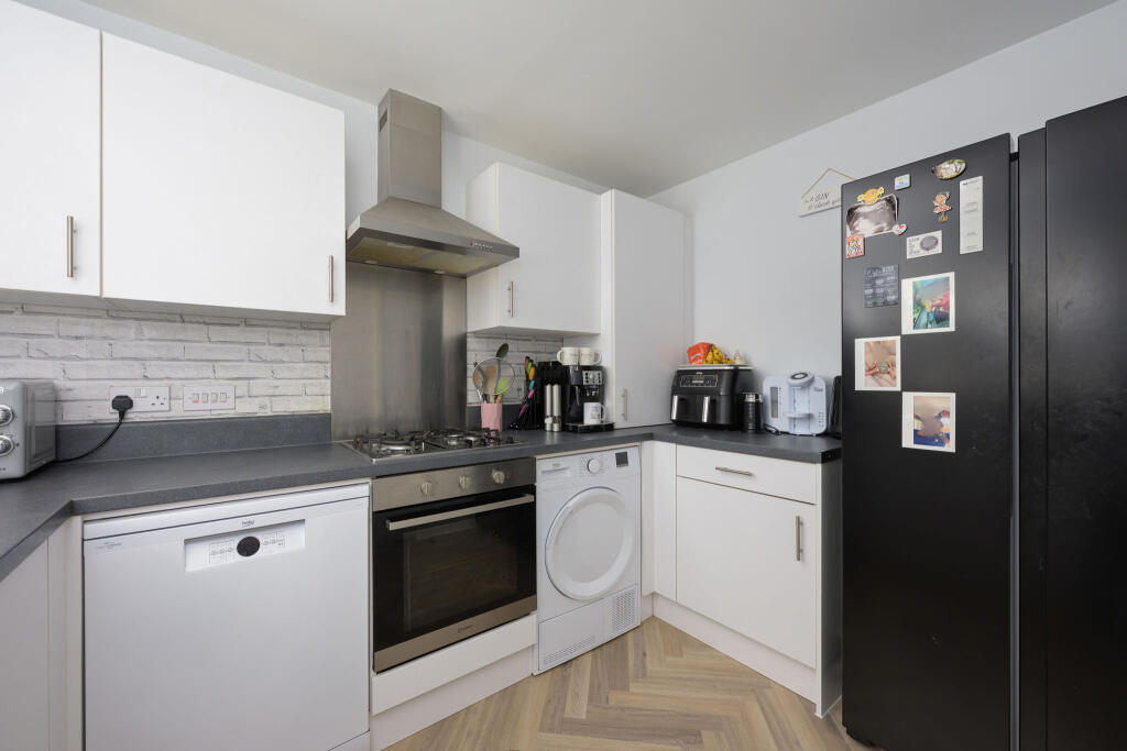 House in Larbert, Falkirk - More