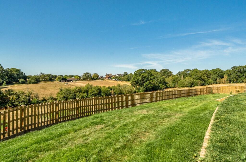 House in Stratfield Mortimer, West Berkshire - More