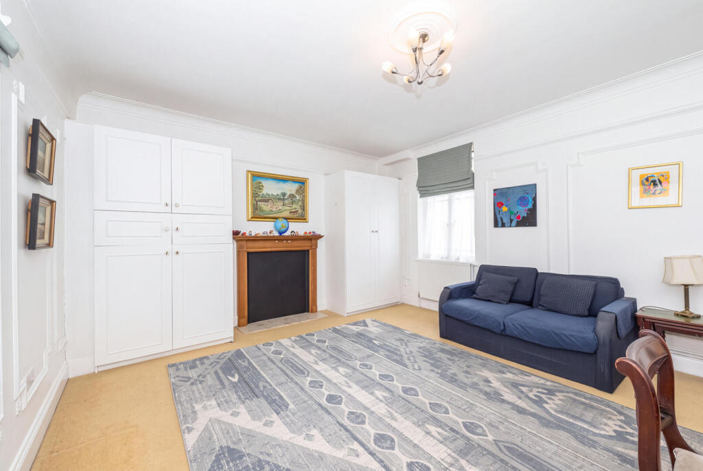Apartment in London - More