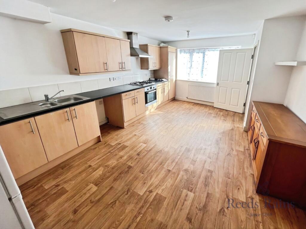 House in Stoke-on-Trent - View 3
