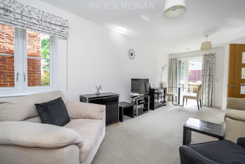 Apartment in Kingston upon Thames - View 4
