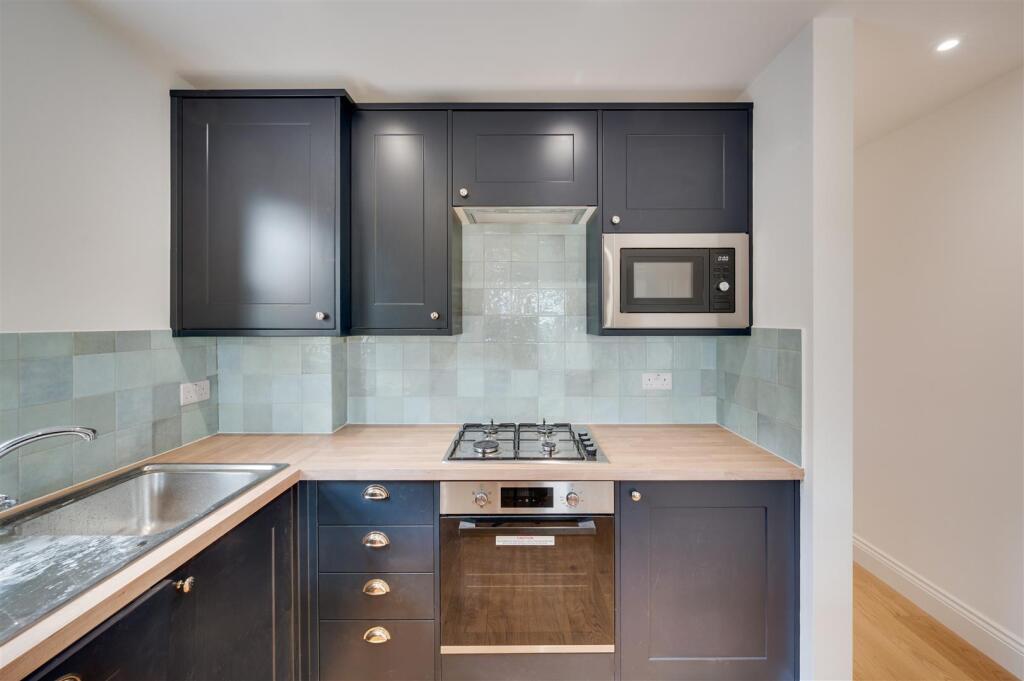 2 bedroom maisonette for rent