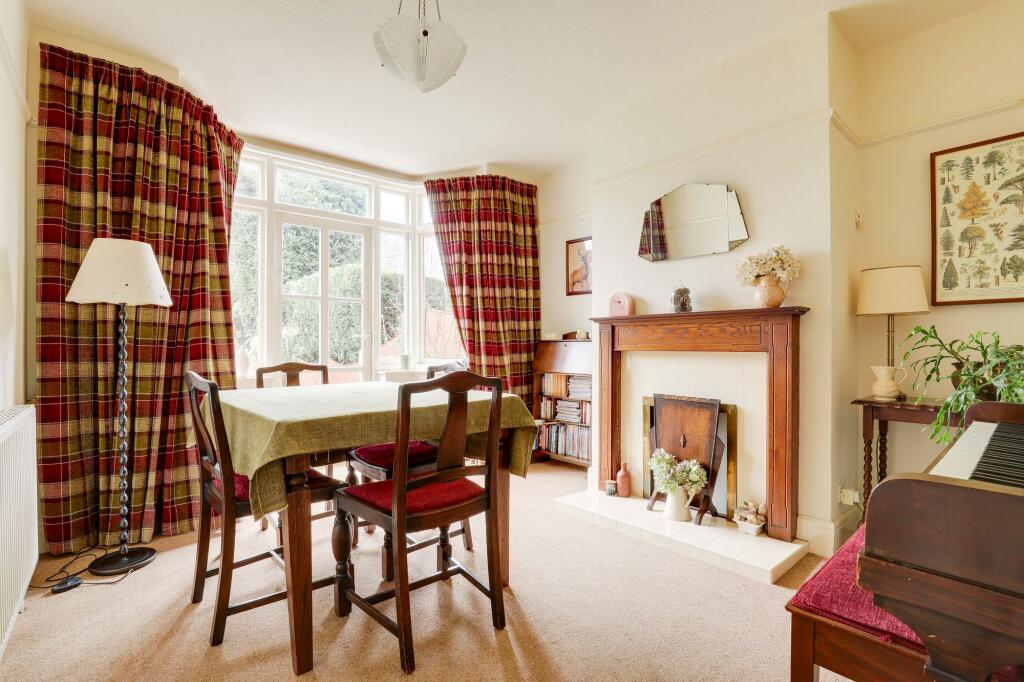Sutton Passeys Crescent, Nottingham, NG8 photo 4
