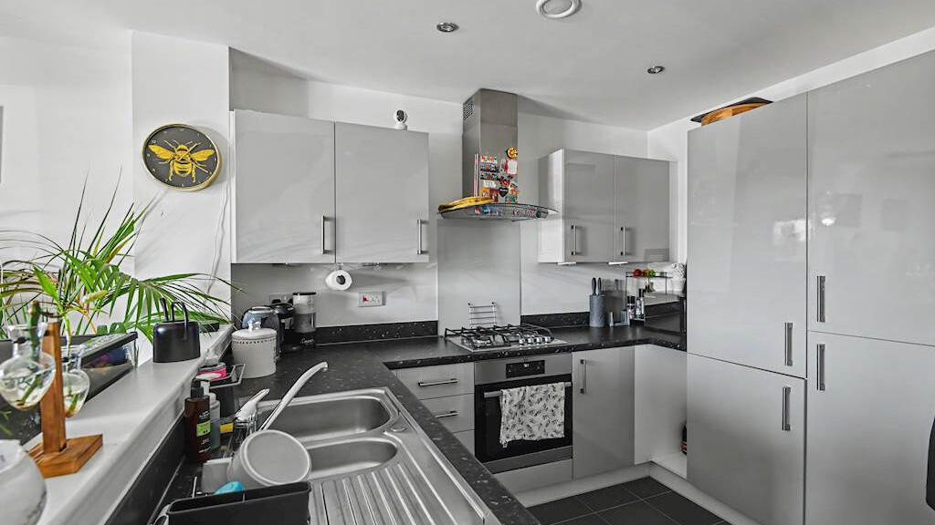 Apartment in Rochester - View 5