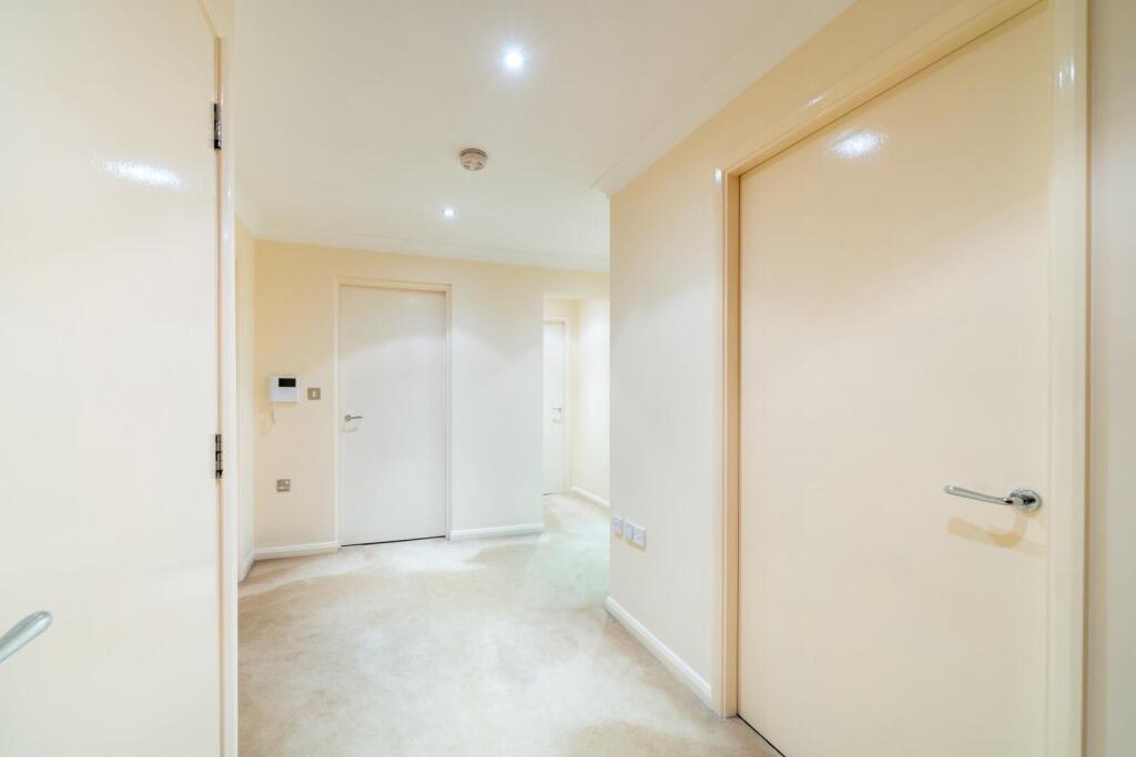 Apartment in Gedling, Burton Joyce - View 2