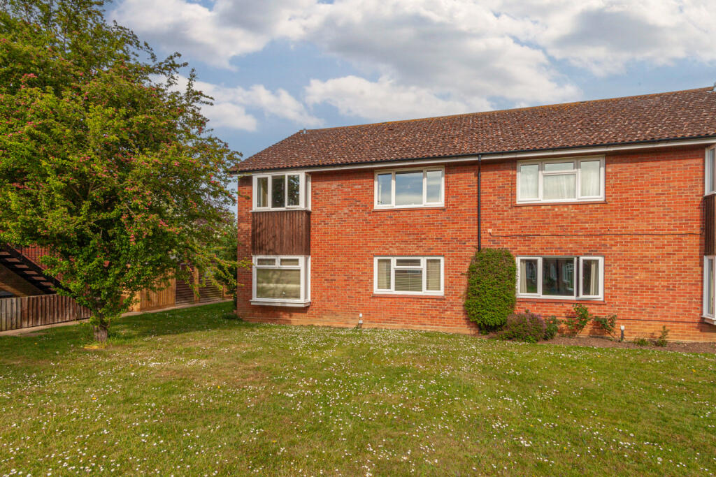 2-bed flat on Thellusson Road, Rendlesham, IP12 2TD, £150,000