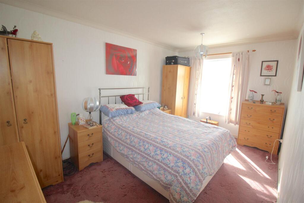 House in Birmingham, West Midlands - More