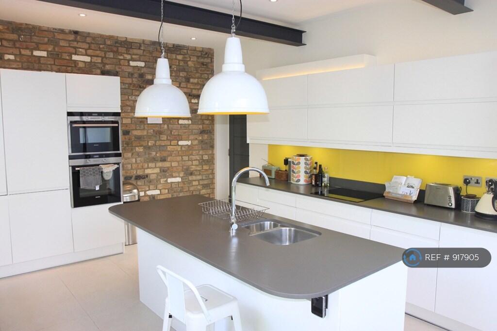 Apartment in London - More