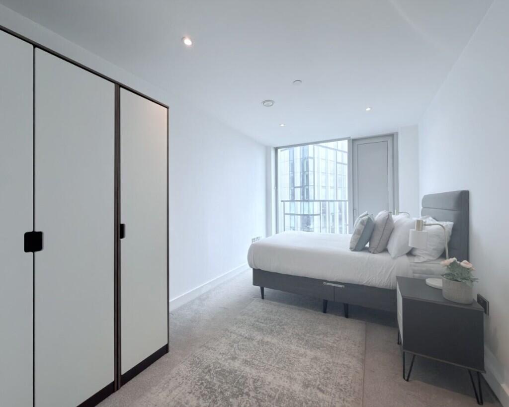 Main image of property: Anaconda cut, 100 Greengate, M3 7NG