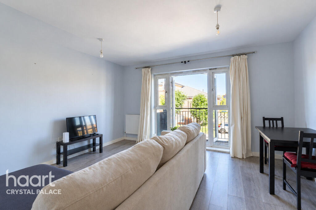 Apartment in London - View 3