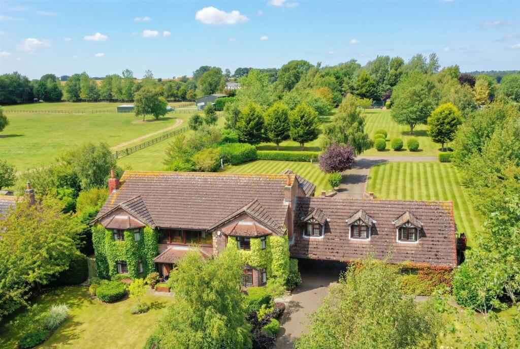 Main image of property: The Grange, Carlton Scroop