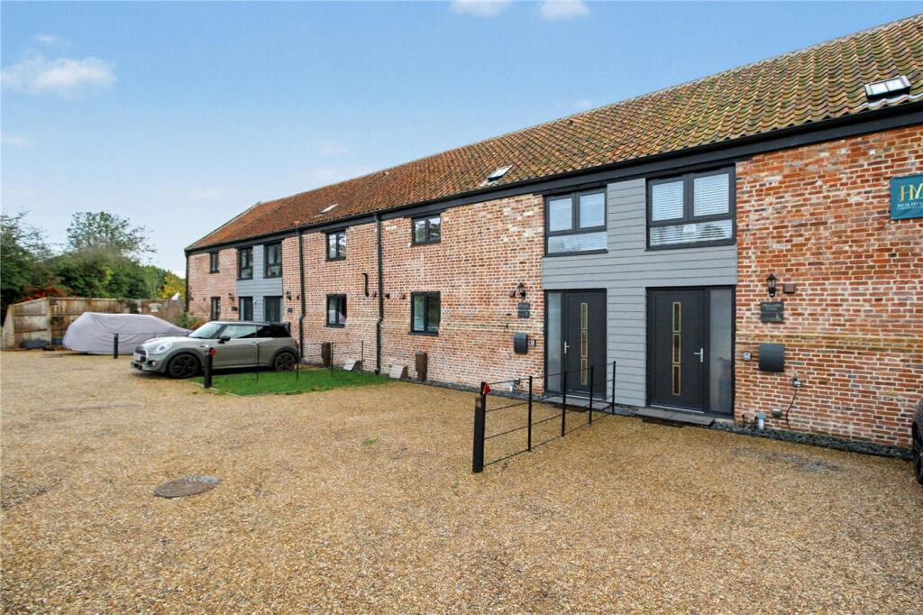 3-bed terraced on Beccles Road, Carlton Colville, Lowestoft, Suffolk, NR33, £300,000
