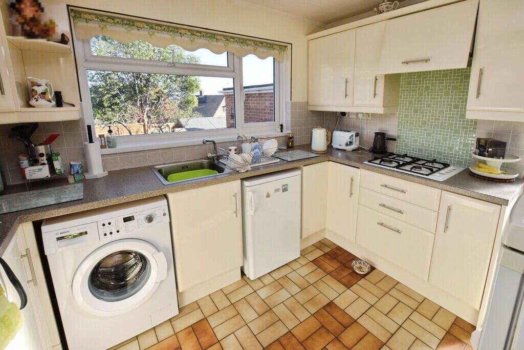 Hampshire Close photo 4