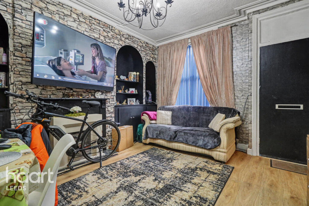 Main image of property: Edgware Place, Leeds