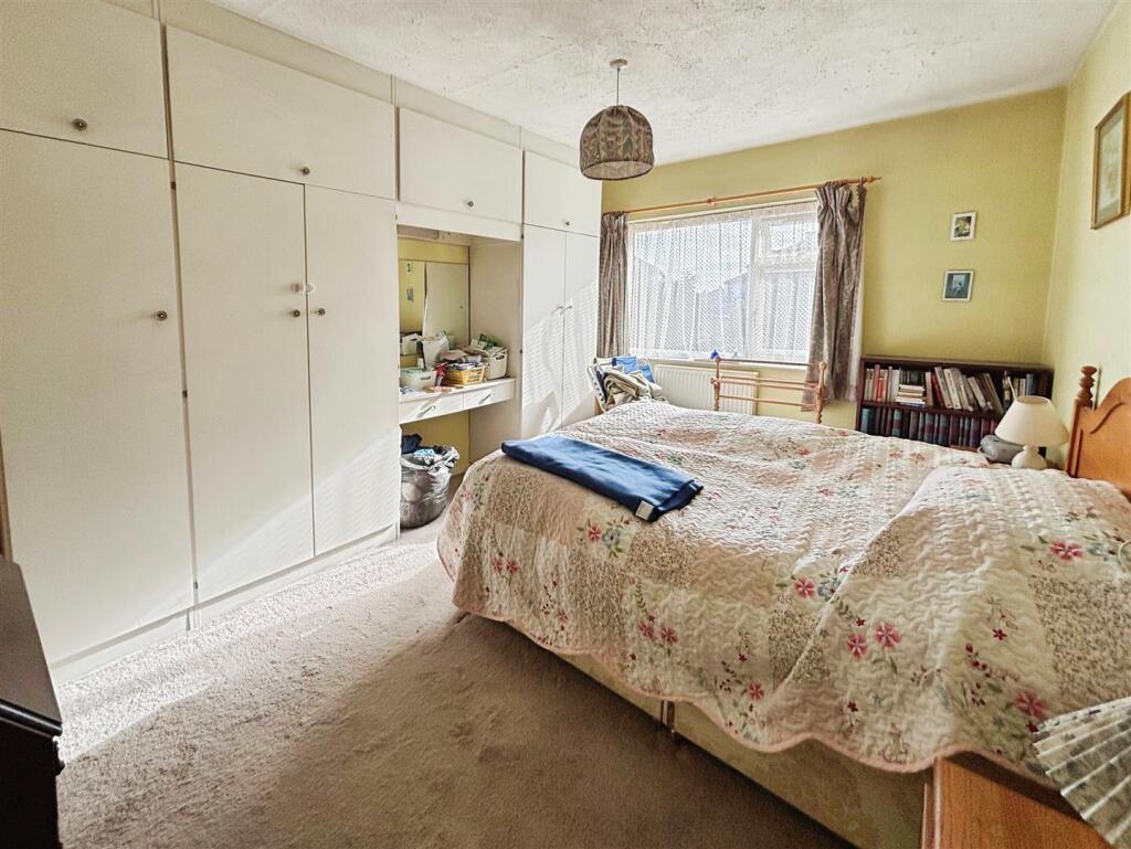 Additional image 7 of Fairway Walk, Bradford, BD7 4JW