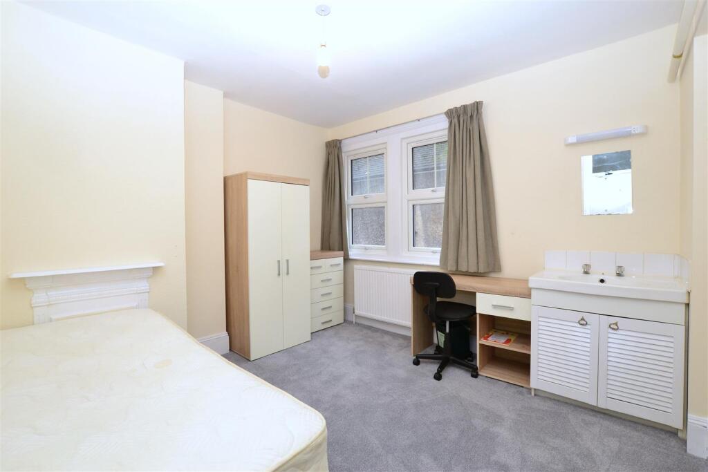 Main image of property: Room 4, 25 Upper Redlands