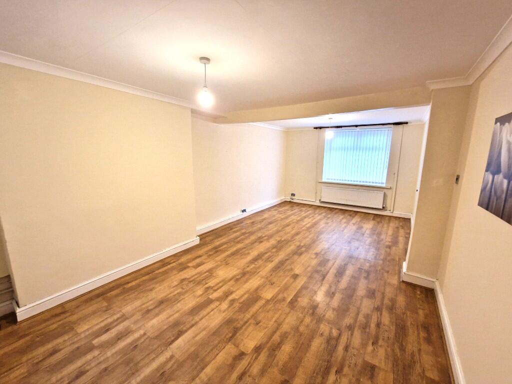 House in ABERCARN - More