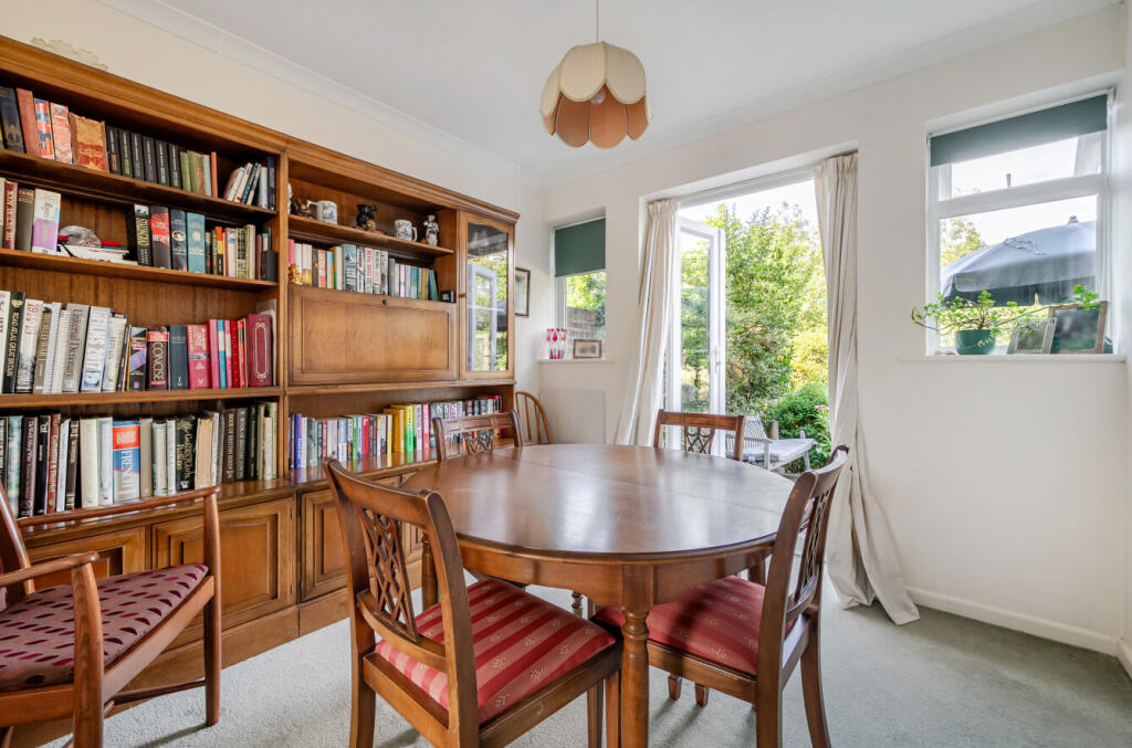 House in Guildford, Surrey - View 4