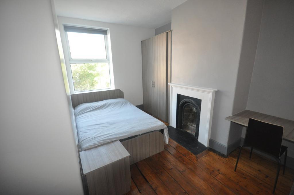 House in Leeds - View 4