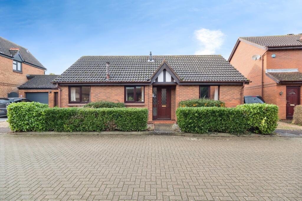 Main image of property: Fontwell Drive, Bletchley, Milton Keynes, Buckinghamshire, MK3