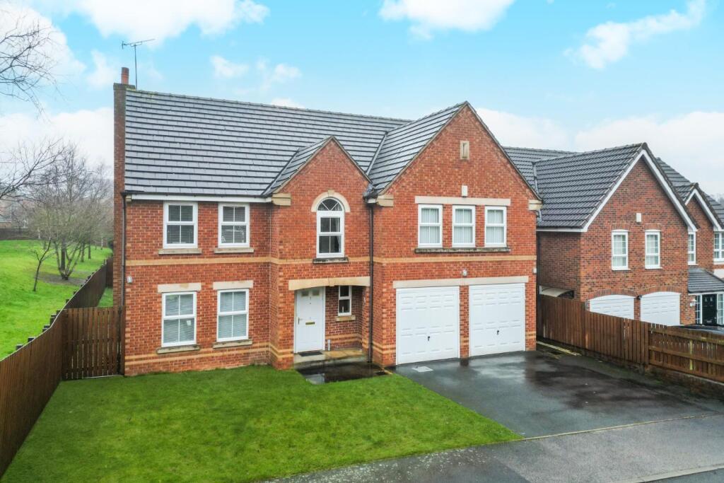 Main image of property: Stoneleigh Way, Leeds, West Yorkshire