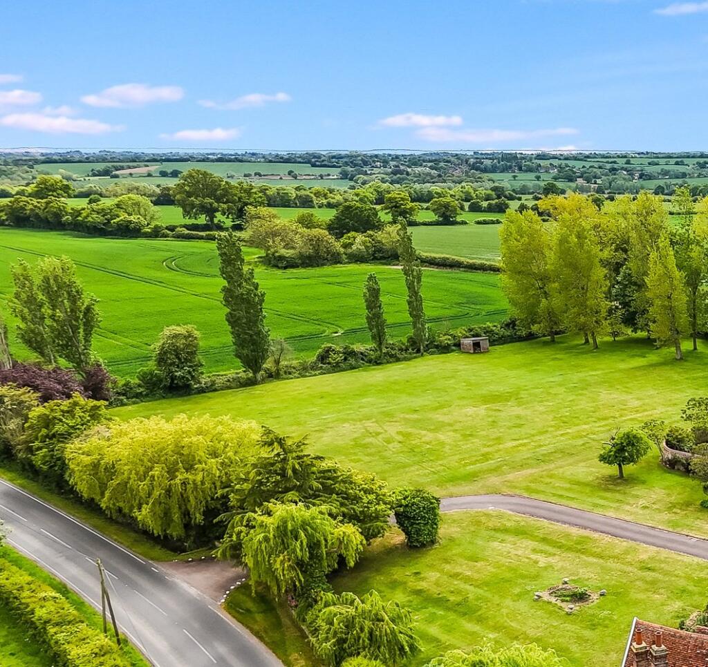 Main image of property: Chelmsford Road, Felsted, Dunmow, Essex, CM6
