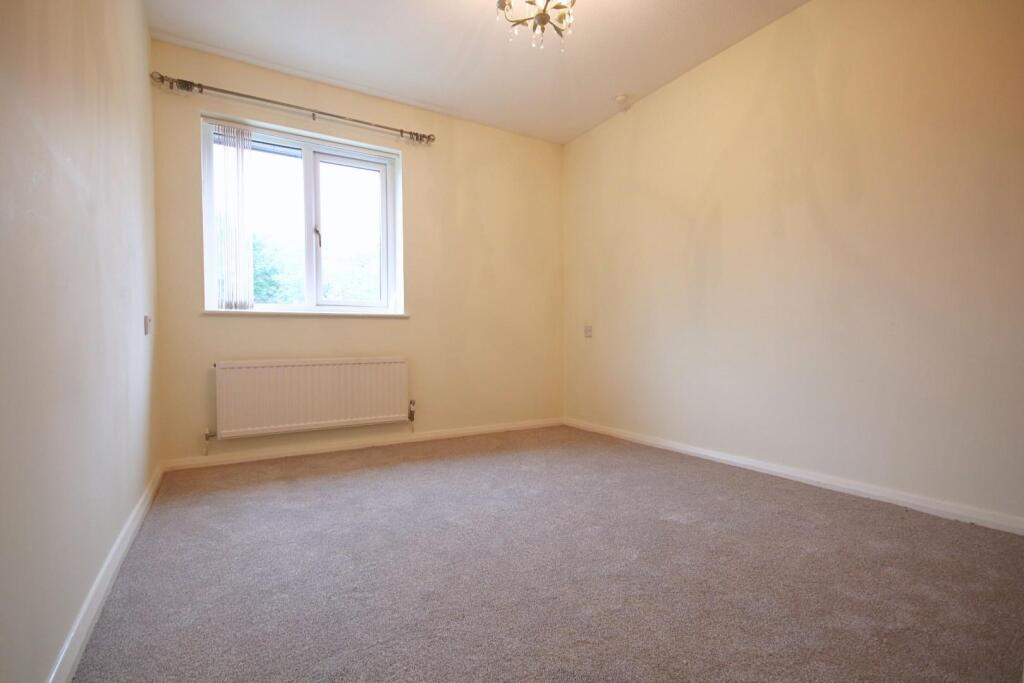 Octavia Way, Staines-Upon-Thames photo 4