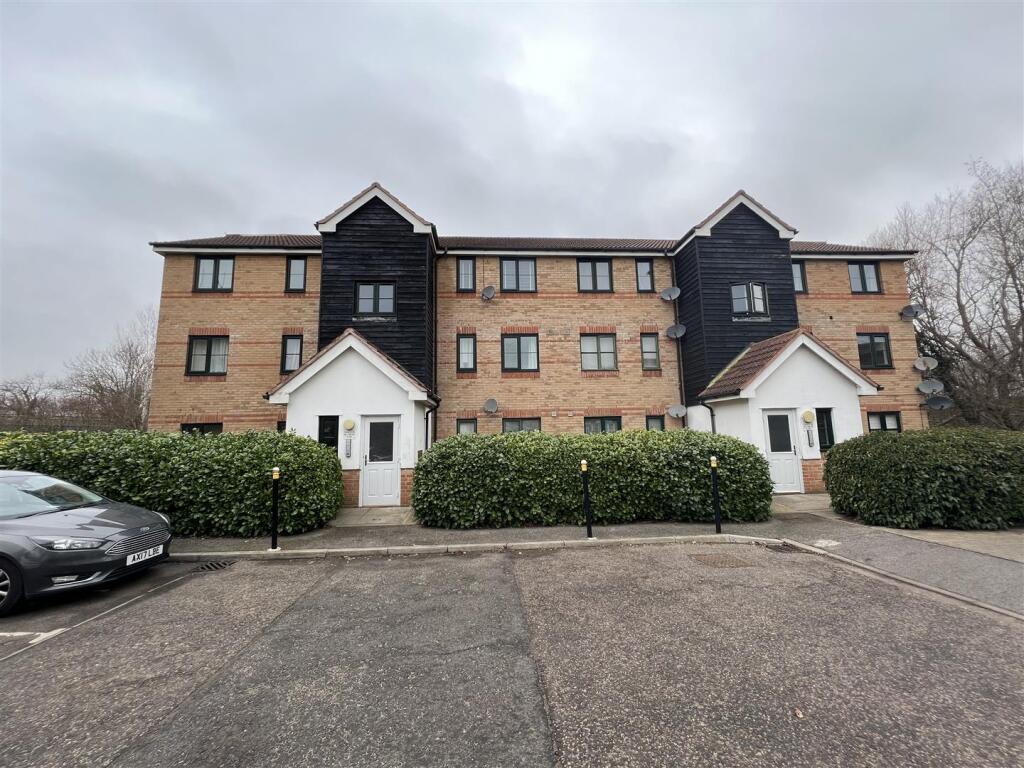 Main image of property: Bell-Reeves Close, Stanford-Le-Hope