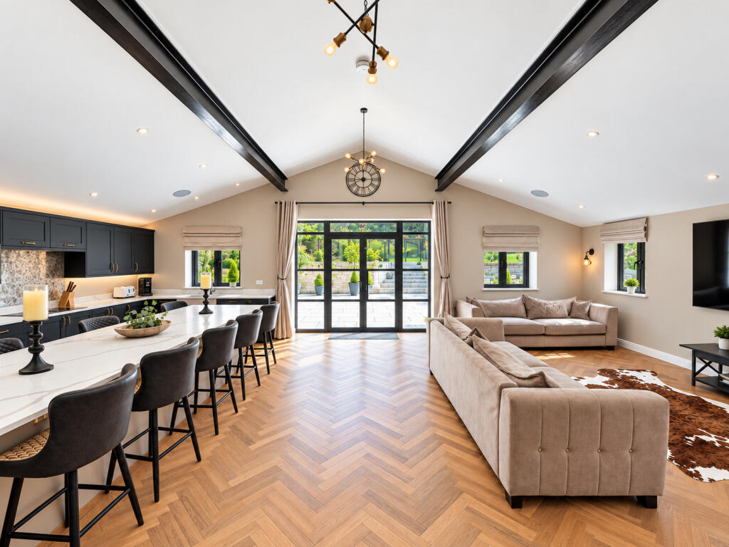 House in Redhill - View 4