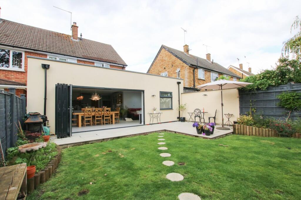 3-bed semi-detached on Waterloo Crescent, Wokingham, RG40, £550,000