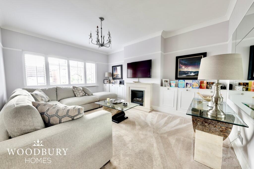 Harwater Drive, Loughton, IG10 photo 3