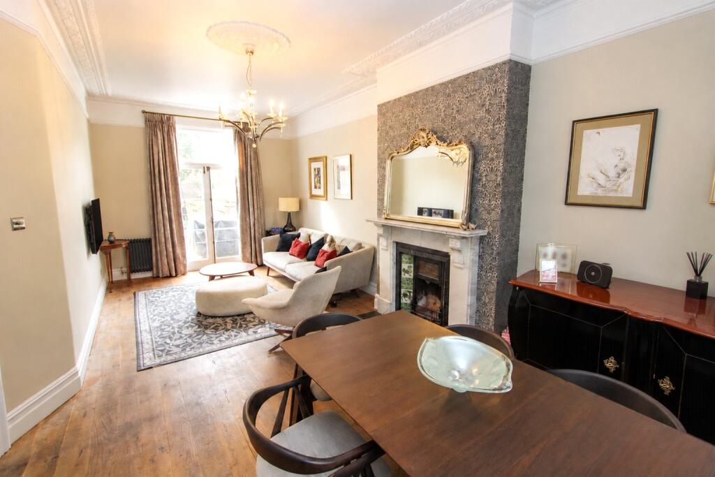 House in London - View 2