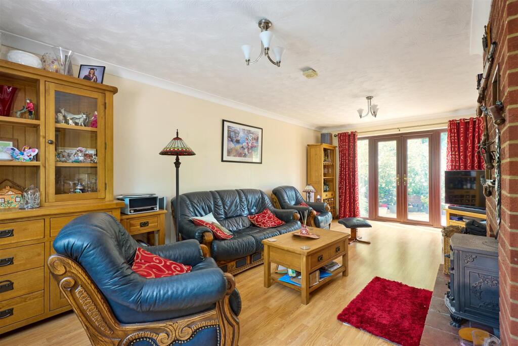 House in Mid Suffolk, Mellis - More