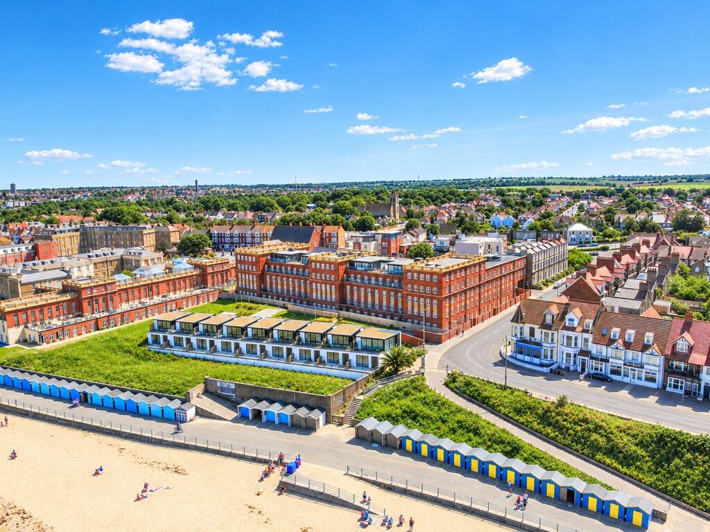 2-bed flat on Westbrook Gardens, Margate, CT9, £295,000