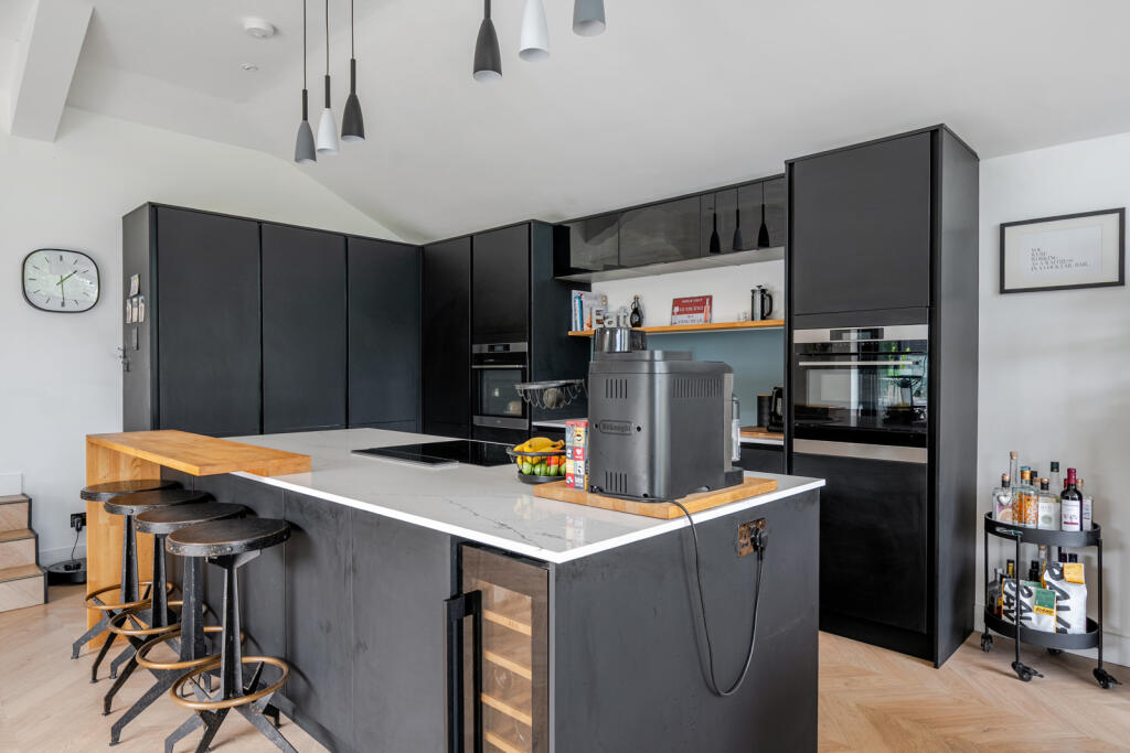 House in Guildford, West Horsley - More