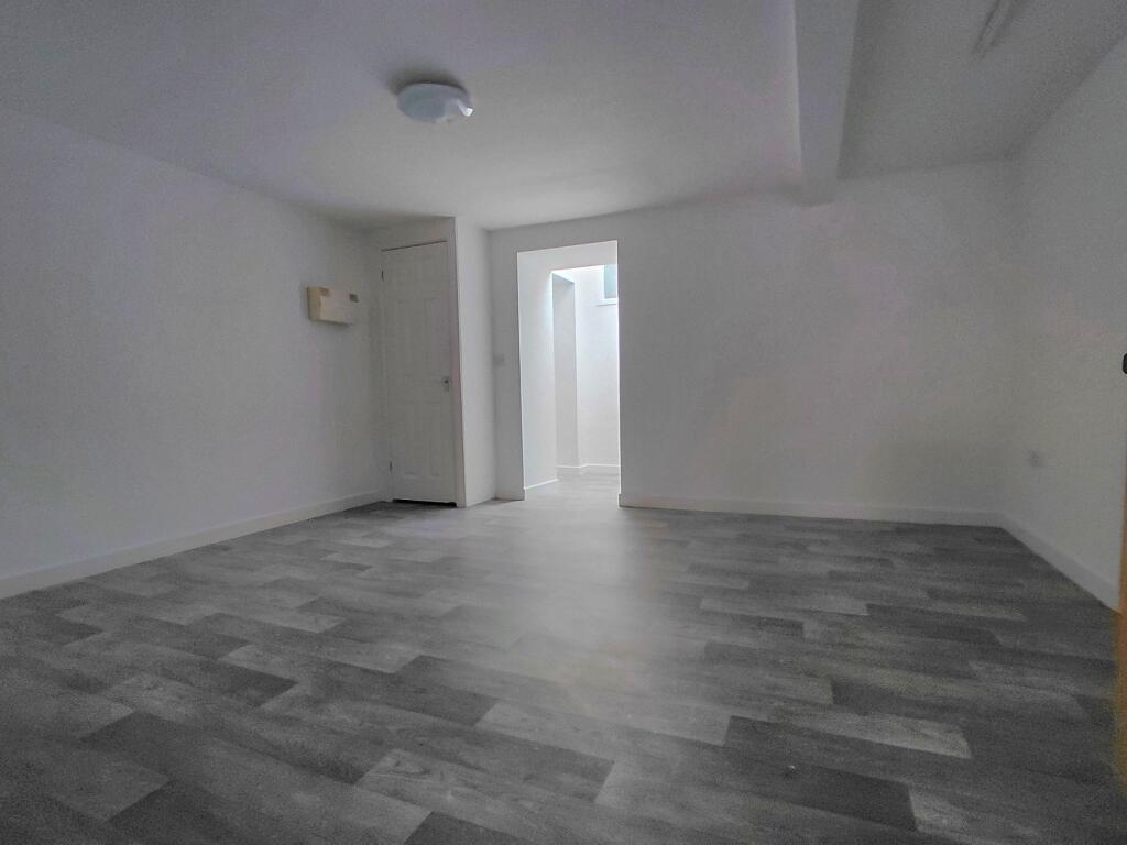 Apartment in Swansea - View 5