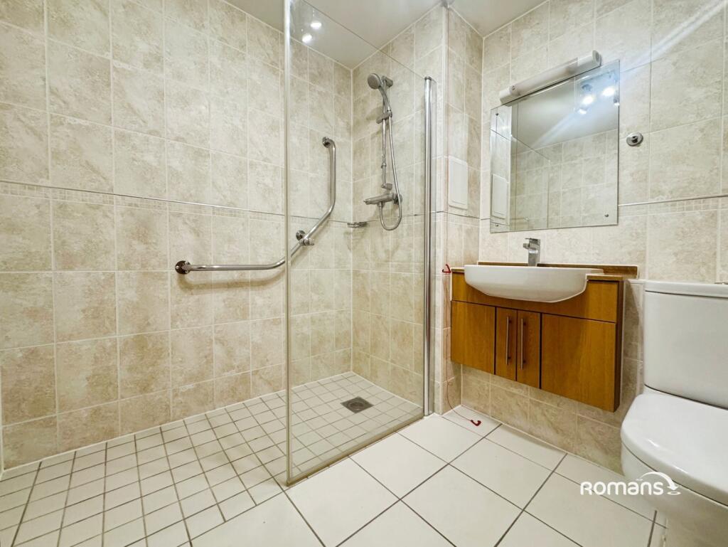 Apartment in Basingstoke, Kings Furlong - More
