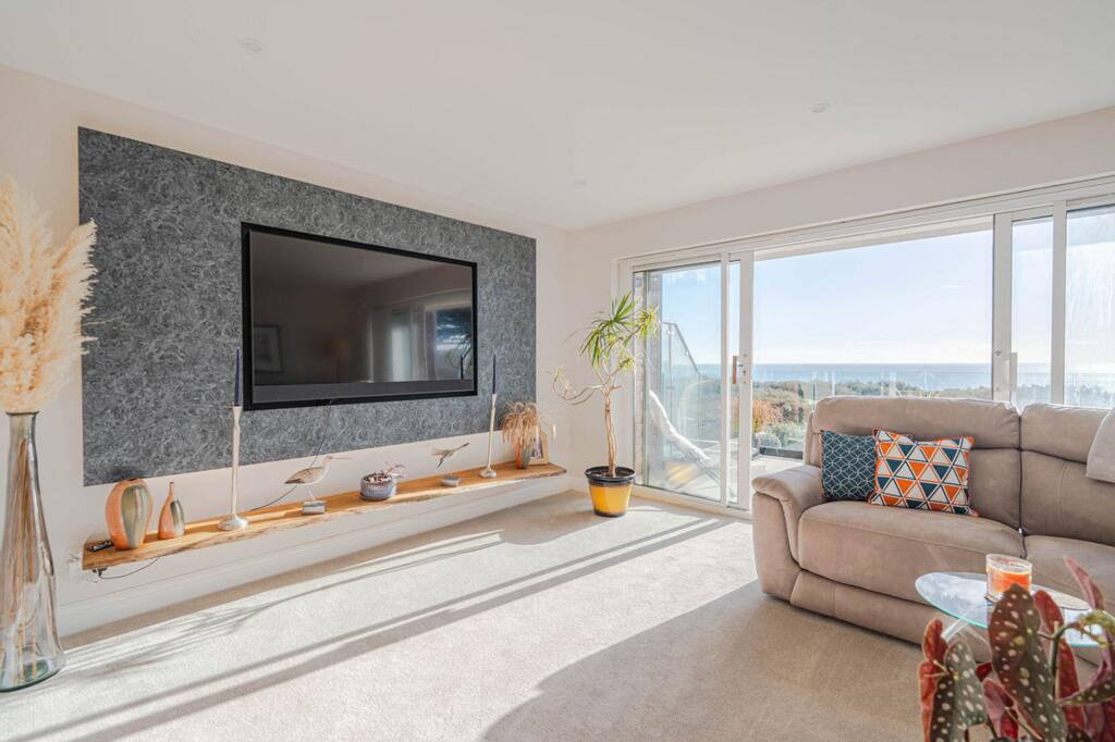 House in Christchurch, Pokesdown, Bournemouth - View 5