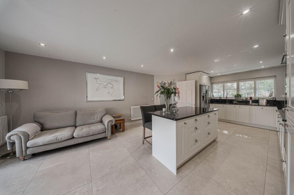 House in Redhill - View 3
