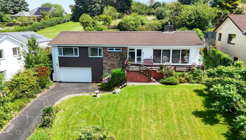 Main image of property: Perrancoombe, TR6 - Substantial property & gardens I Stunning Valley Views I Near Perranporth and Beach