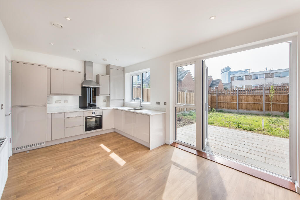 House in Twickenham - View 2