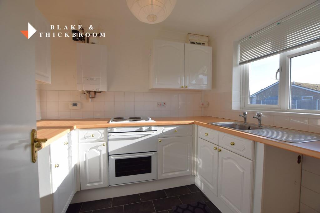 Forest Park Avenue, Clacton-on-Sea, Essex, CO15 4UQ photo 2